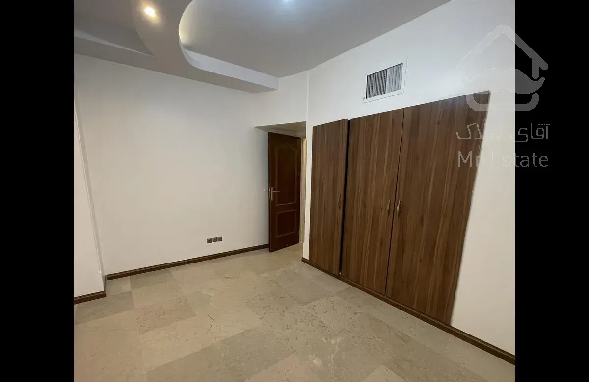 آپارتمان۵ سال ساخت طبقه اول ۱۱۰ متر ۲ خوابه