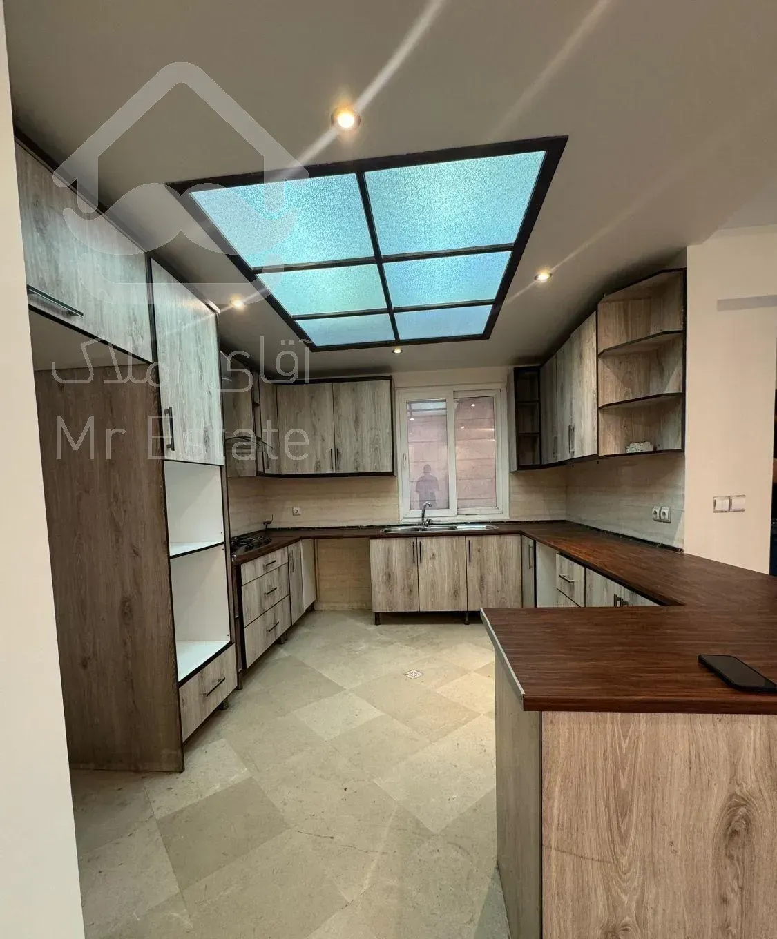 98 متر 2 خواب،نورگیر، تخلیه آماده تحویل