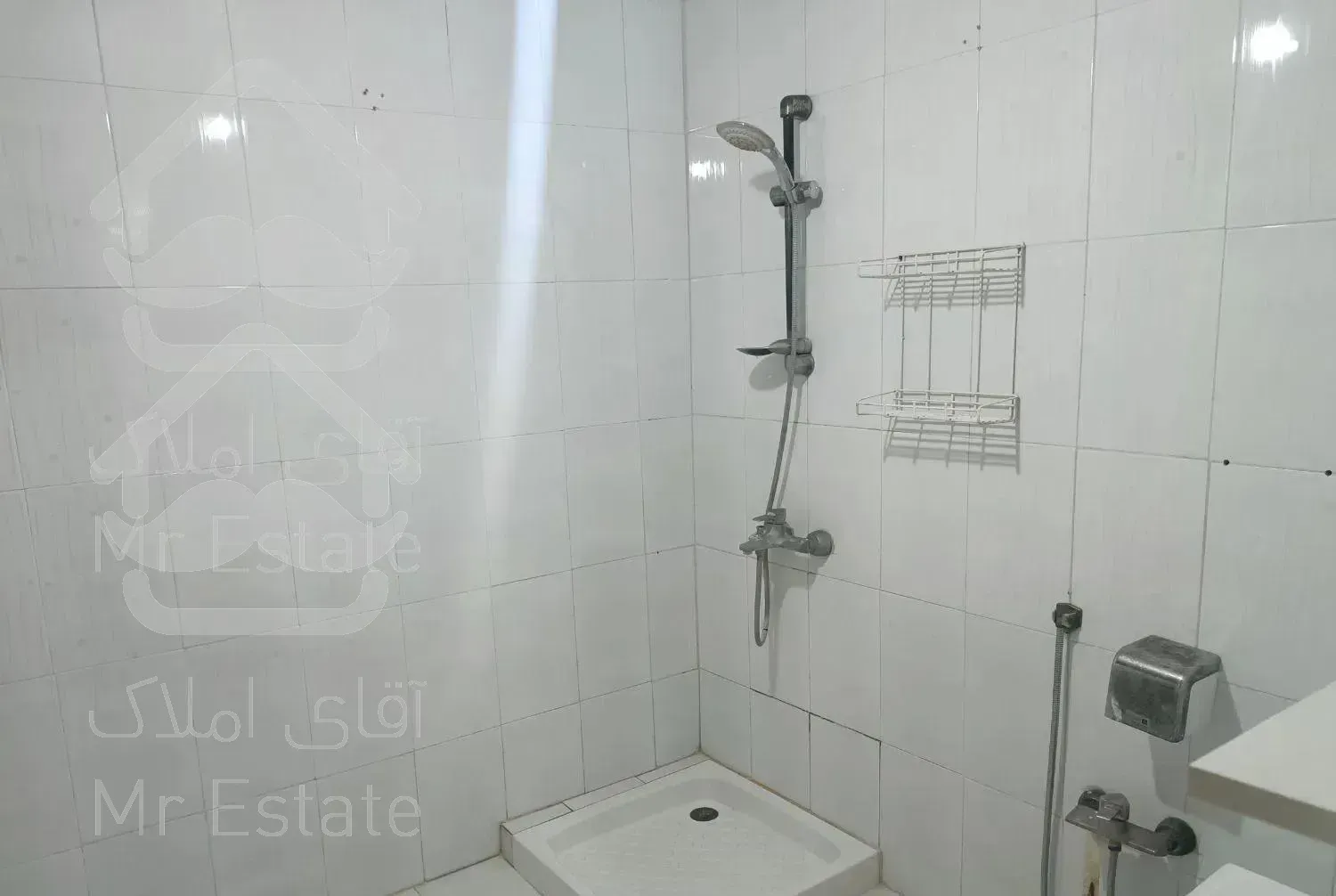 ۲۰۰متر.چهار خواب.خ سربداران