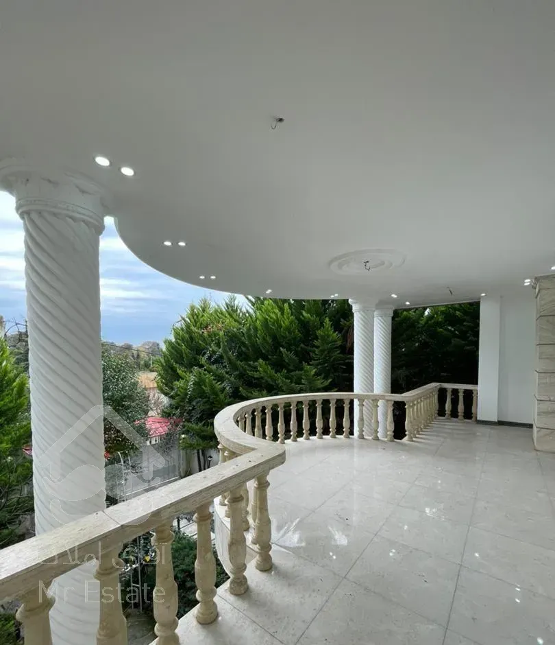 فروش خانه ویلایی ۳۰۰ متری ۴ خوابه