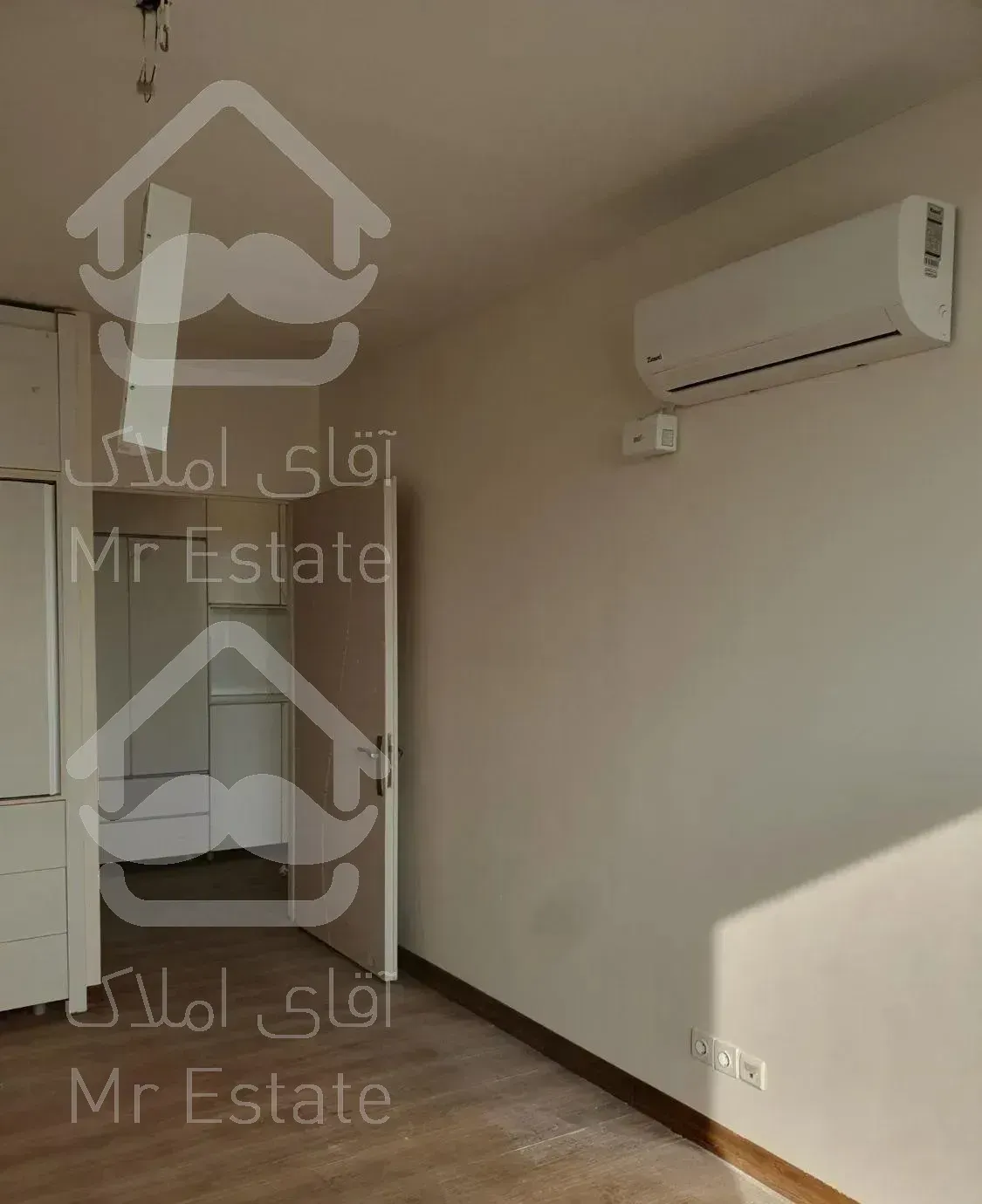 آپارتمان۱۲۳ طبقه۲۲