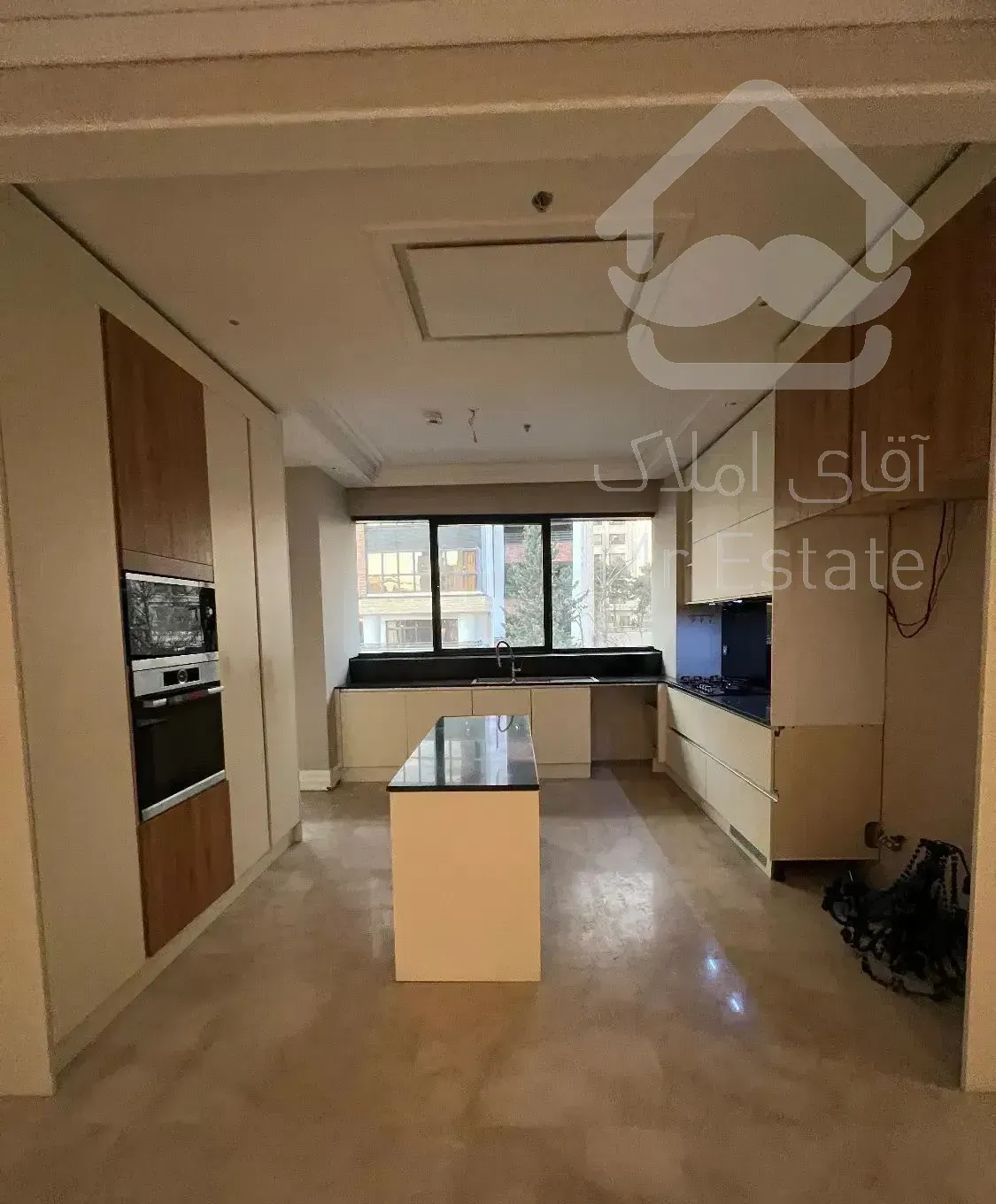 آپارتمان ۲۰۰متر فرمانیه شرقی فول مشاعات سازهibbi