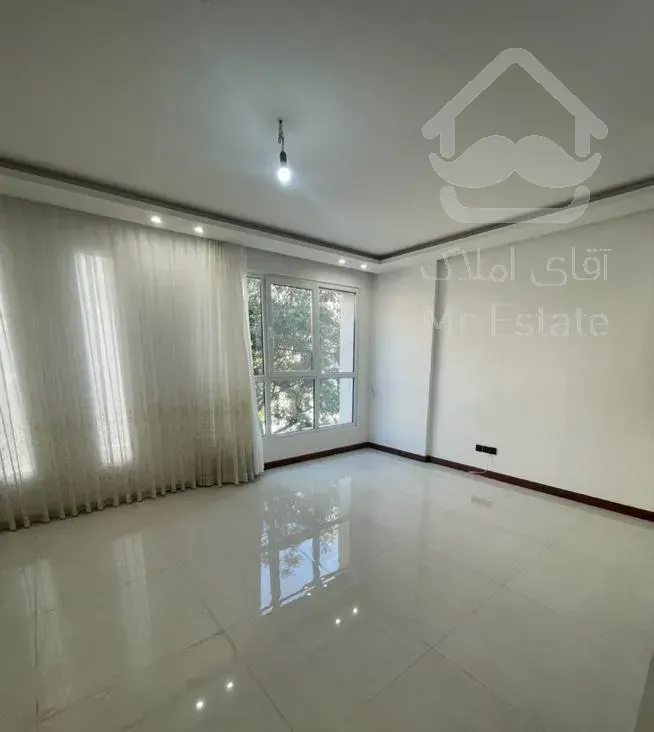 آپارتمان93متری/تک واحدی/سند آماده/اکبری