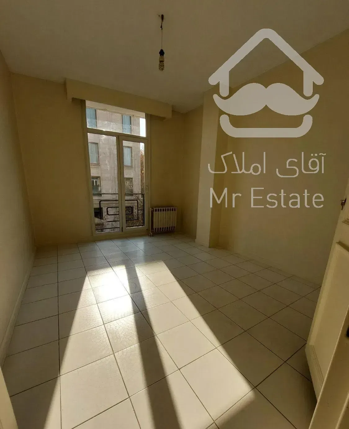 آپارتمان ۱۳۰ متر سه خواب فول بازسازی