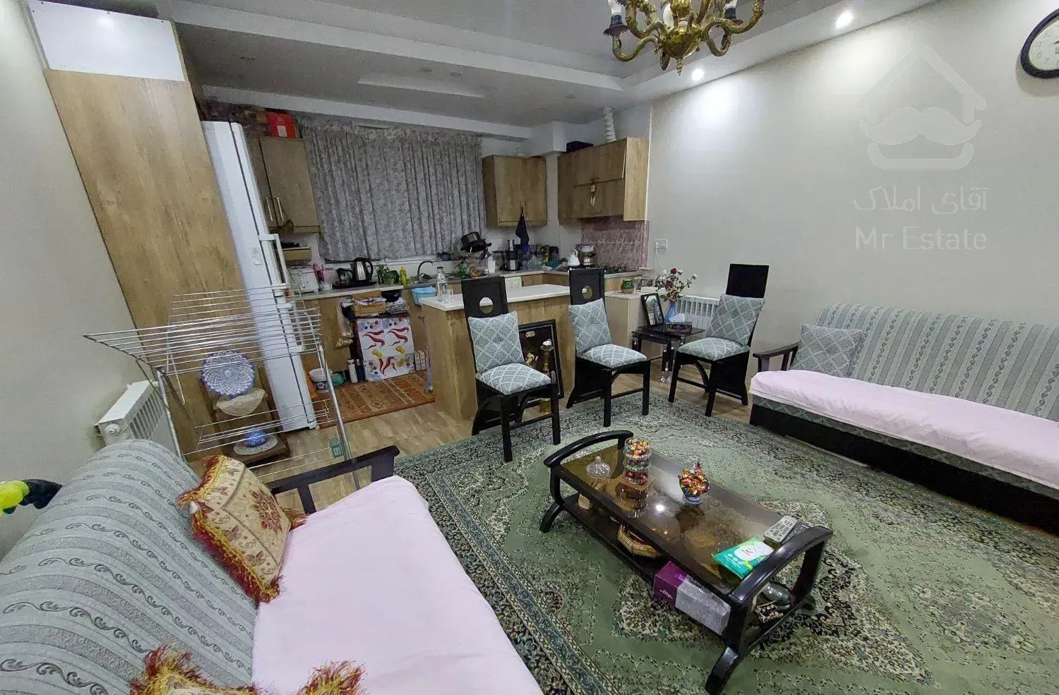 آپارتمان نقلی و اقتصادی * ۵۳ متر * آسانسور* انباری