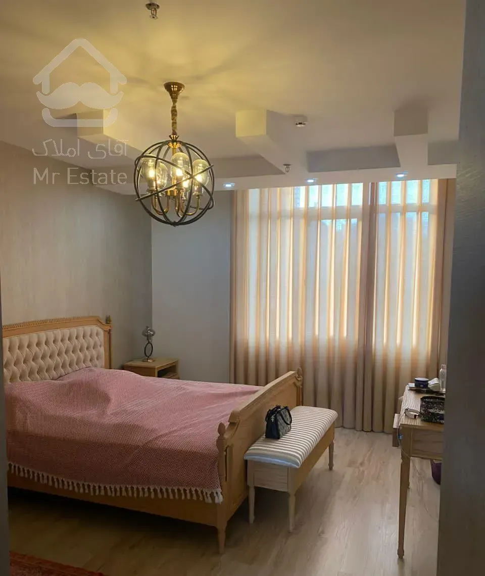 ونک ( ۴ ساله ) ۱۴۰ متر ۳ خواب ( ۲ پارکینگ باکس)