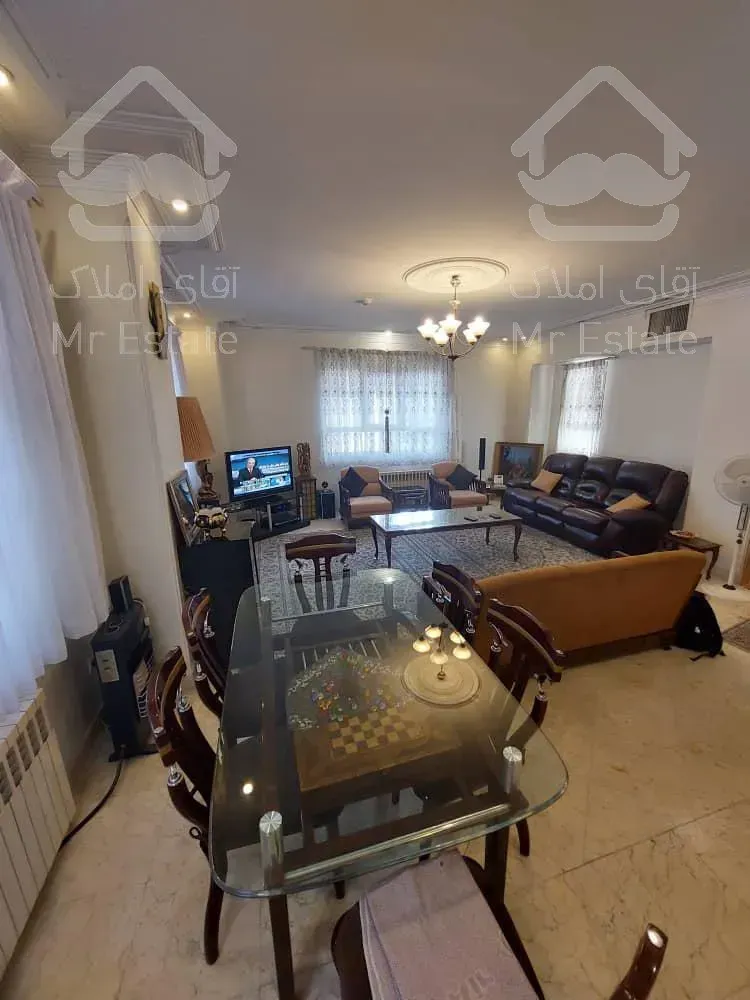 واحد ۱۰۳ متری دریاچه سند تک برگ