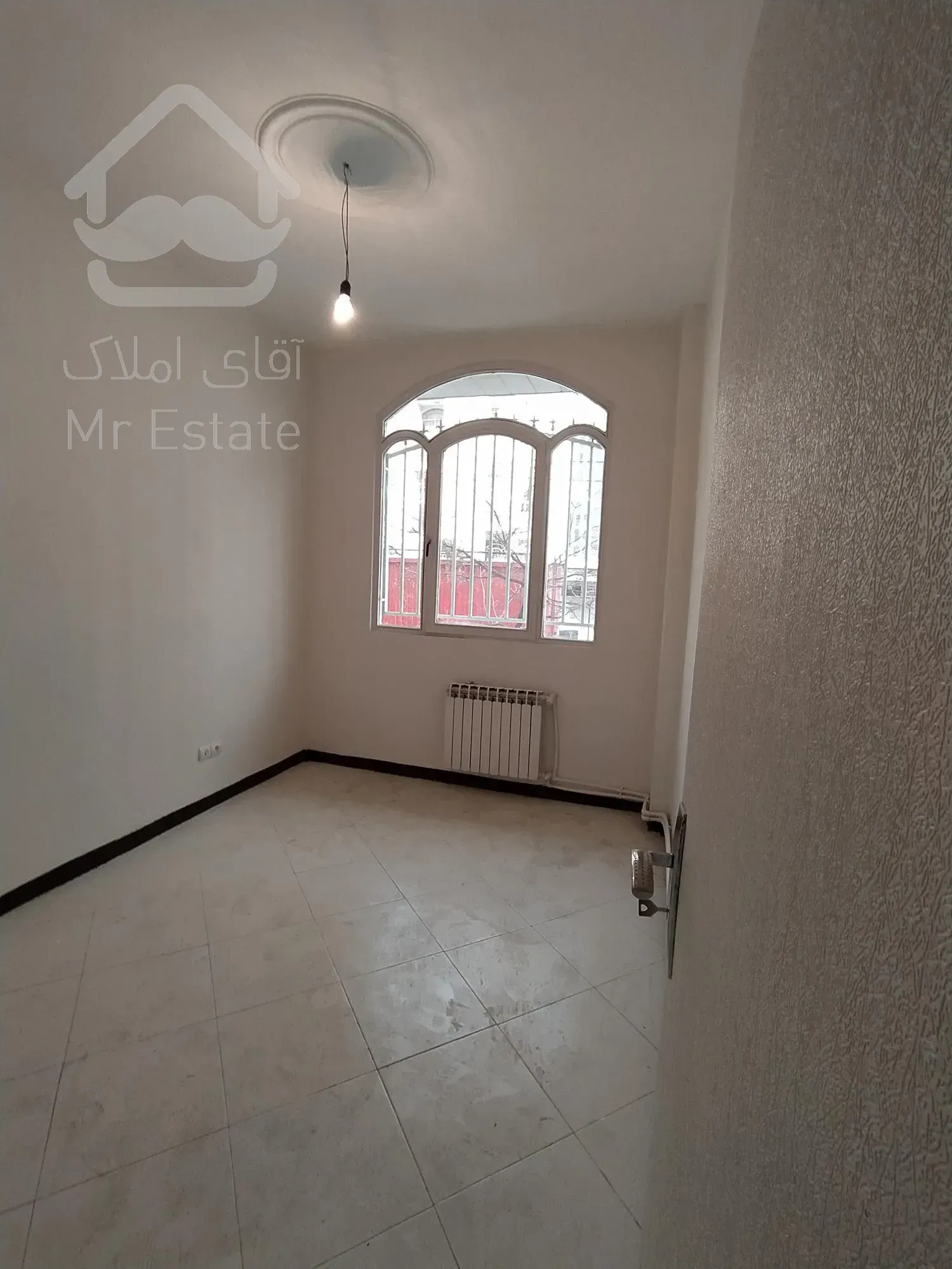 50 متر « رو به آفتاب » اکباتان