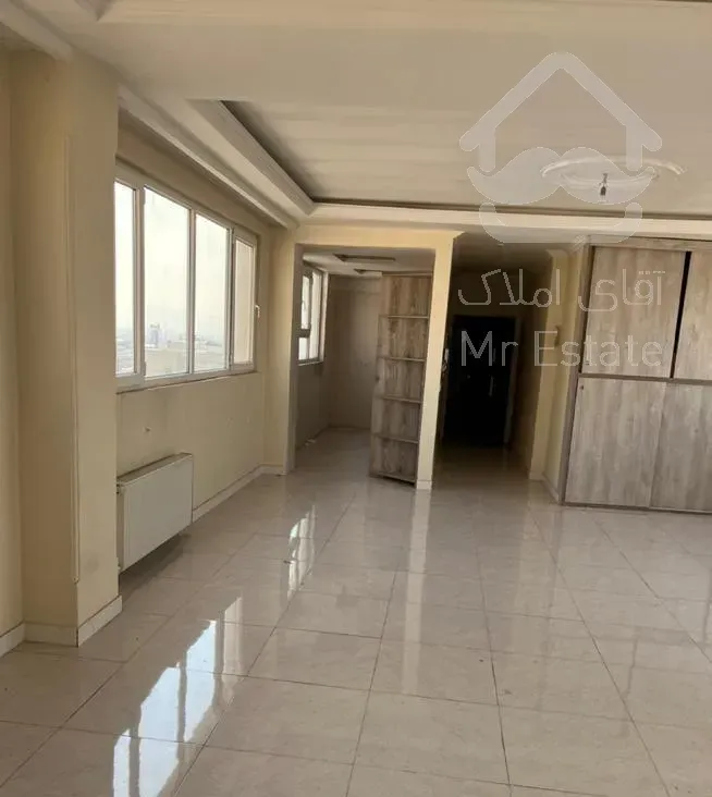 فروش آپارتمان ۱۲۴ متری ۲ خوابه در میدان انقلاب