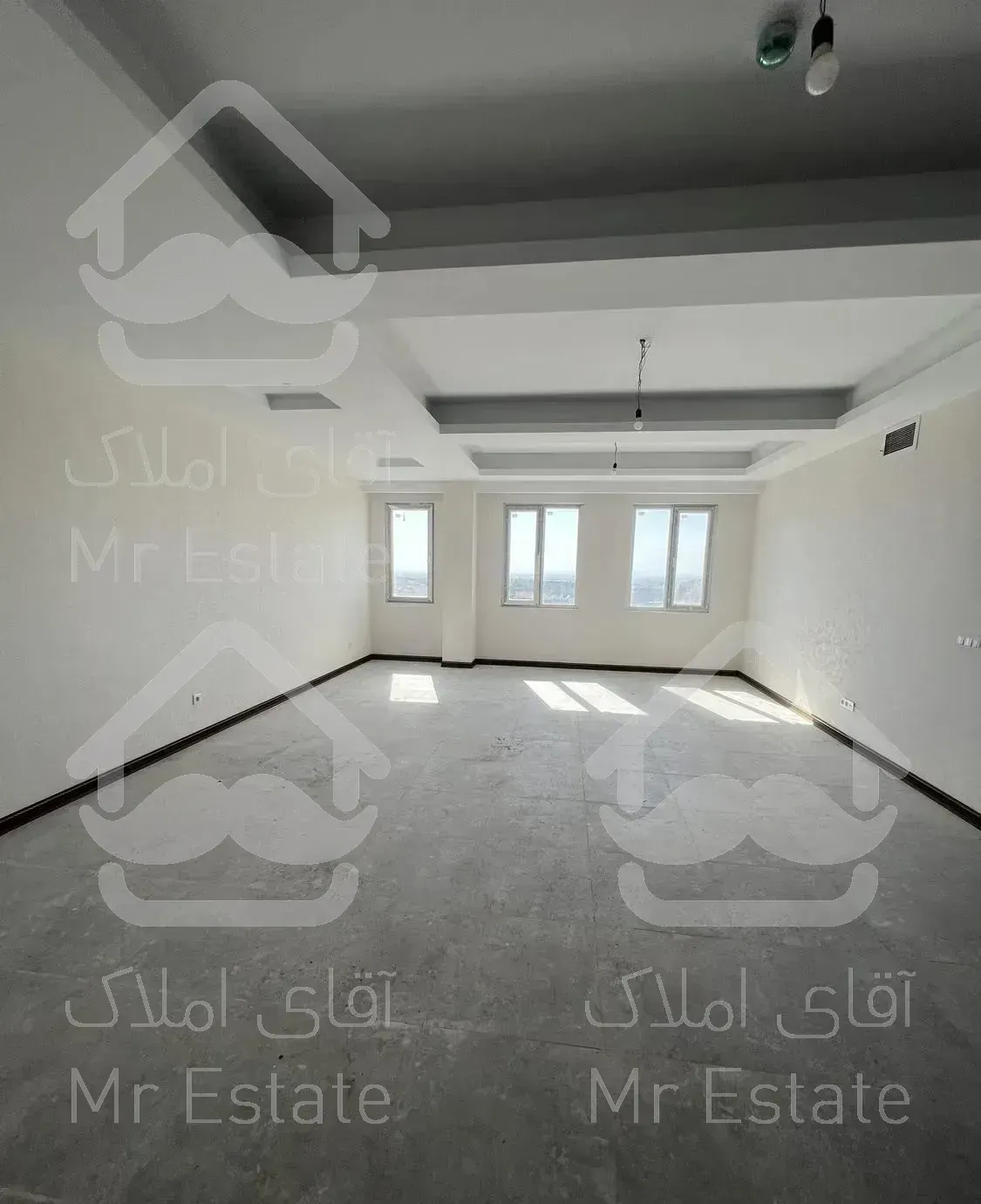 آپارتمان ۱۳۰ متری/کلید نخورده/ویو کامل دریاچه