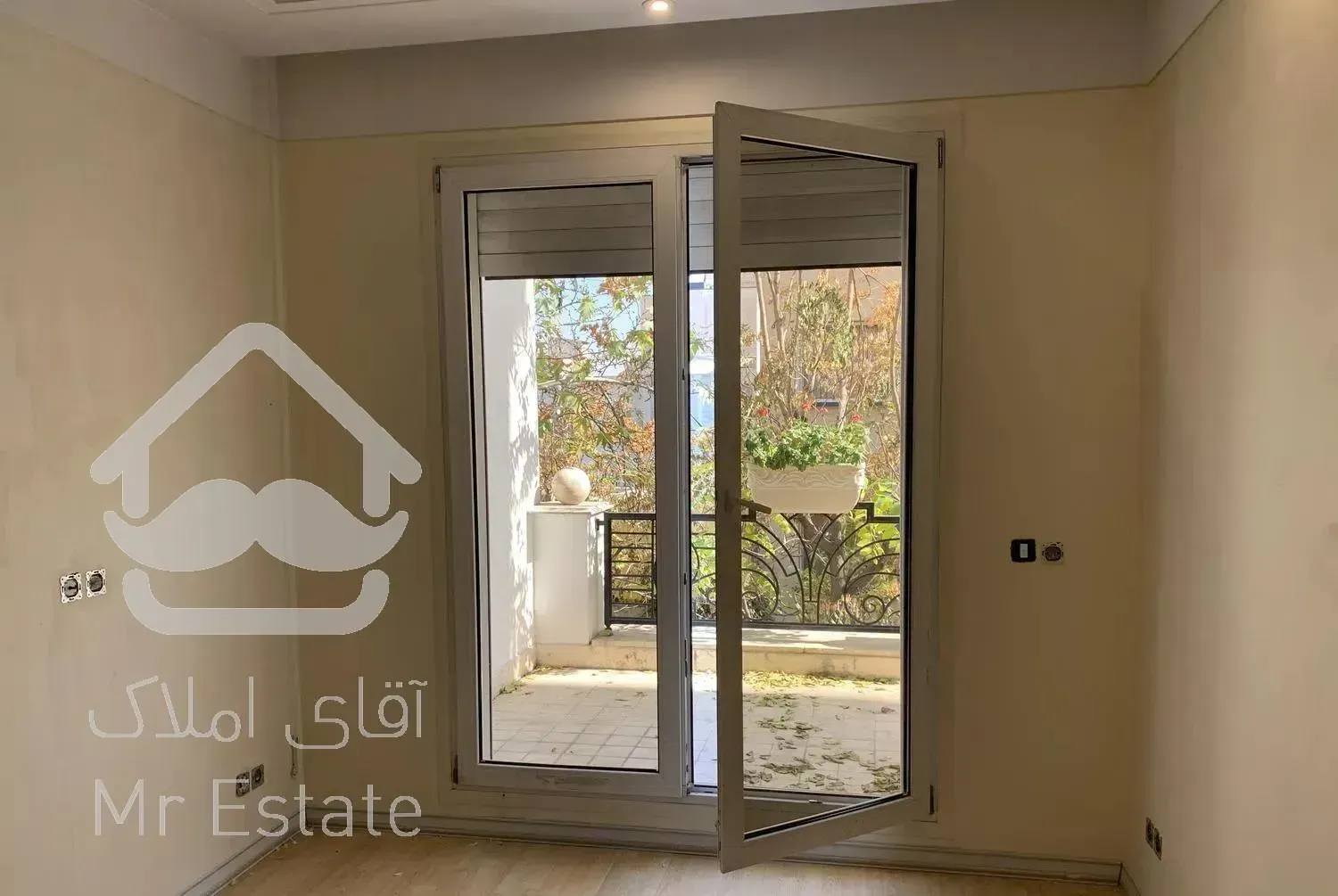 ٢٤٠ متر تاپ لوکیشن درکه