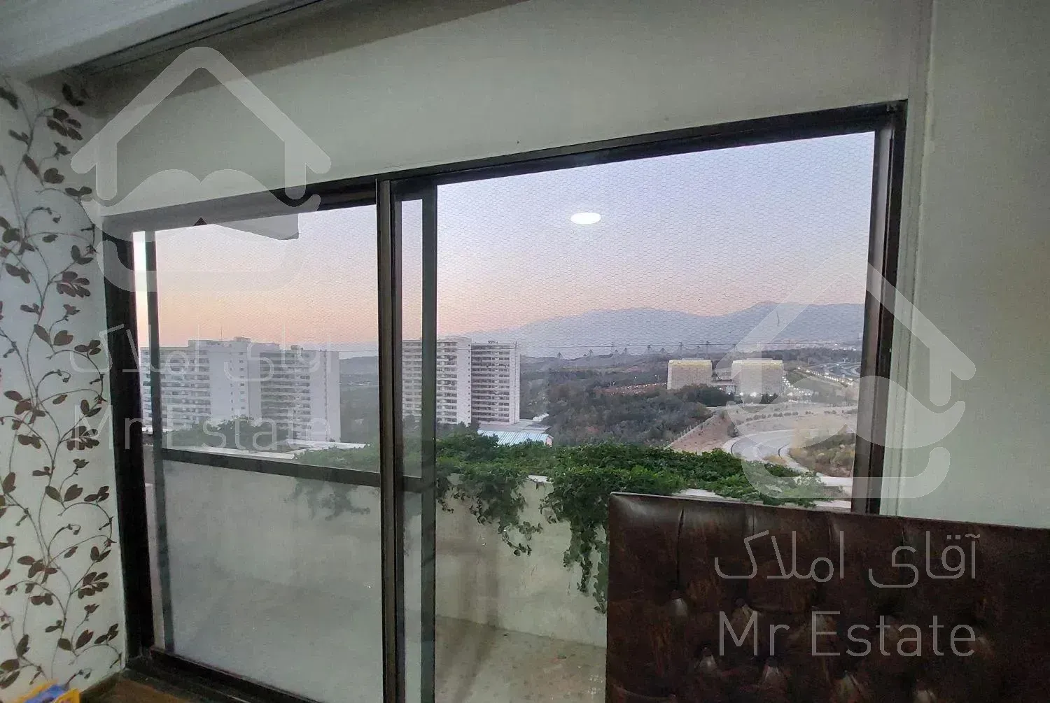 218 متر اپارتمان فول بازسازی در شهرک امید