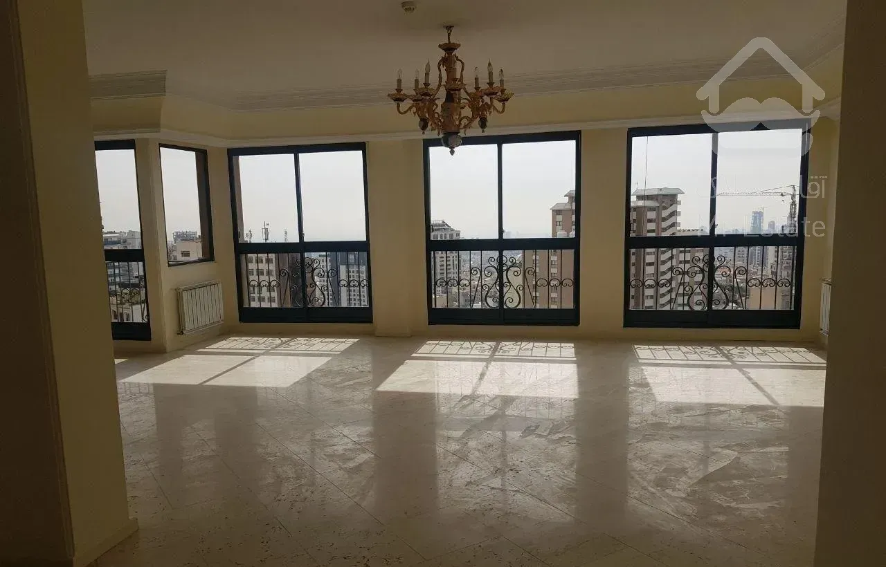 فرمانیه ۱۸۱ متر ۳سه خواب/تی وی روم مجزا/ویو ابدی