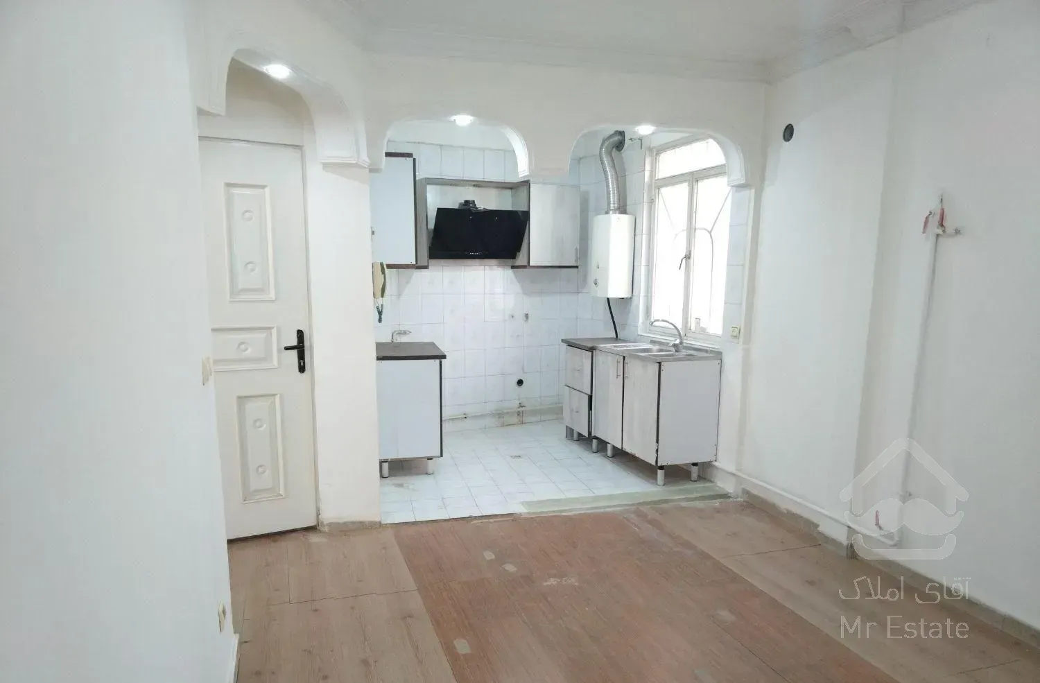 فروش آپارتمان ۴۰ متری  طبقه ۱ در خیابان طوفانی