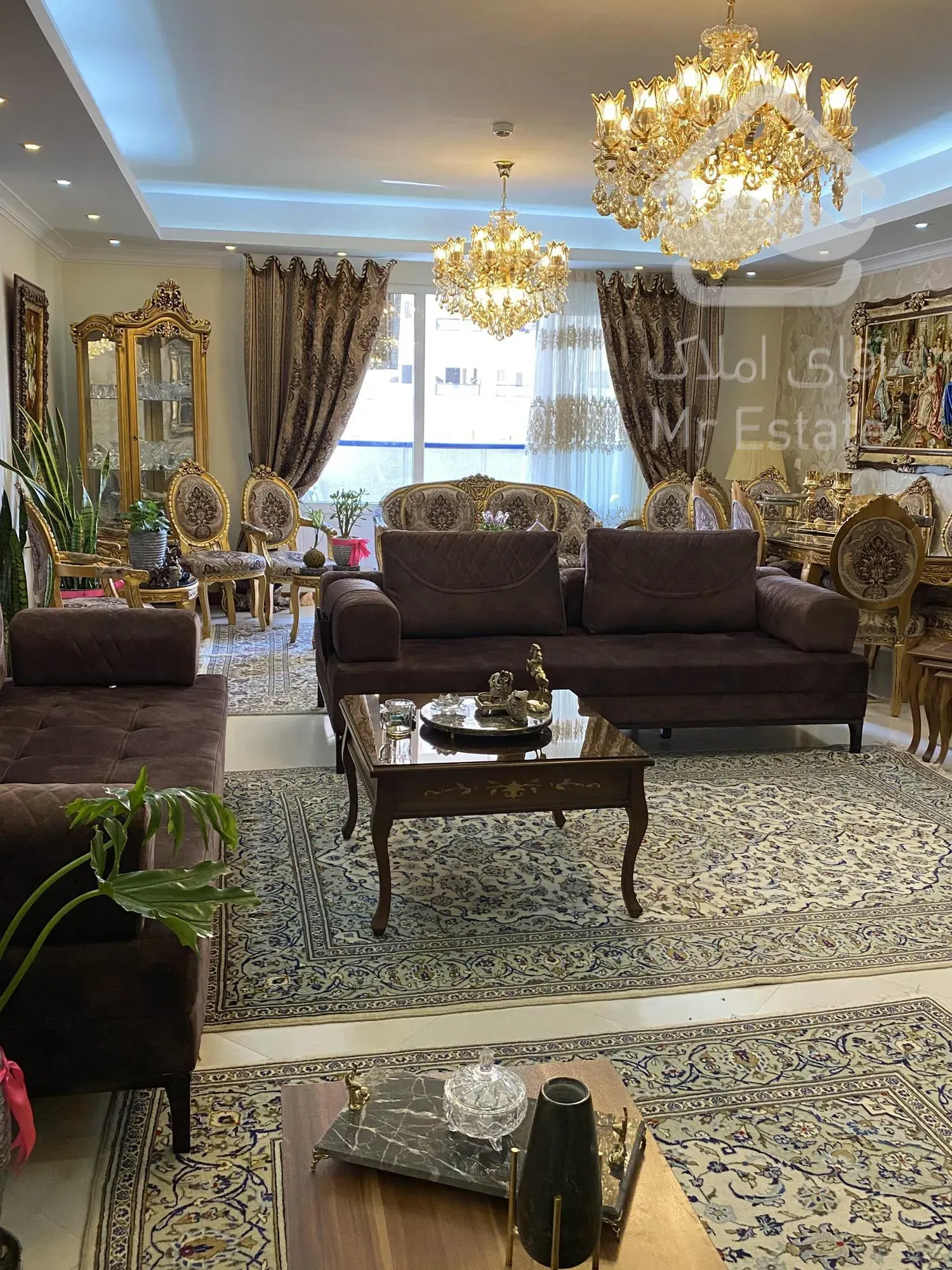 ۱۳۰ متری دریاچه چیتگر کوهک فول لاکچری و خوش نقشه