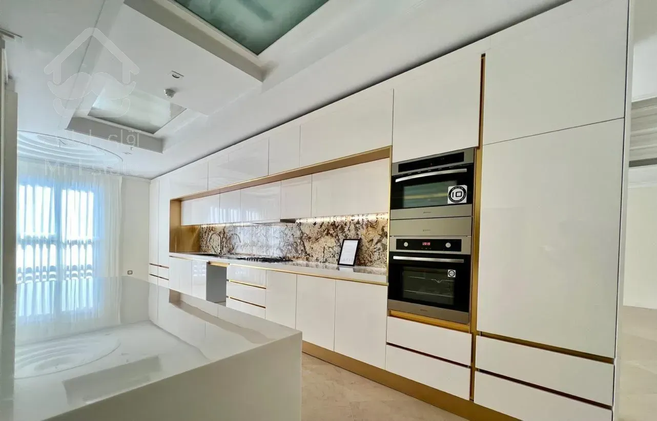 فروش آپارتمان ۲۳۵ متری ۳ خوابه در نیاوران