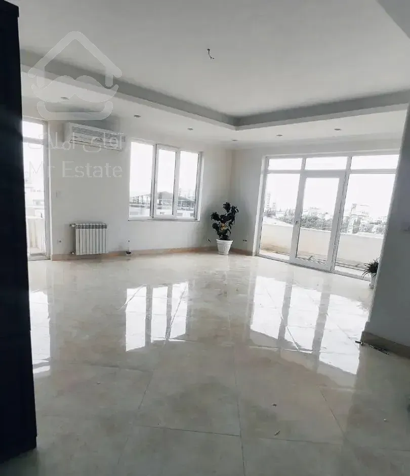 ۱۰۰ متر طالقانی/ طبقه چهارم / کم واحد