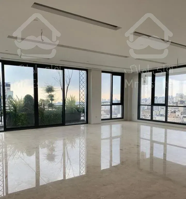 245 متر   مارکدار