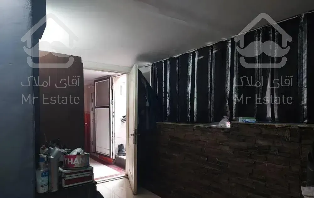 سوییت 3 پله به پایین نورگیر  حیاط دار