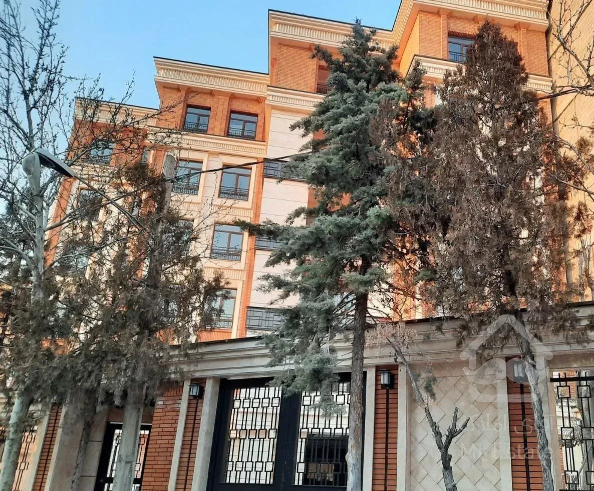 رهن آپارتمان ۱۹۶ متری ۴ خوابه در شهرک محلاتی