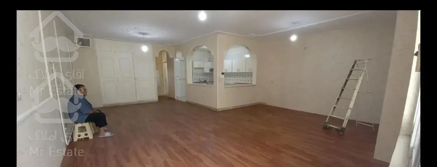 یک واحد ١٠٠ متری تمیز