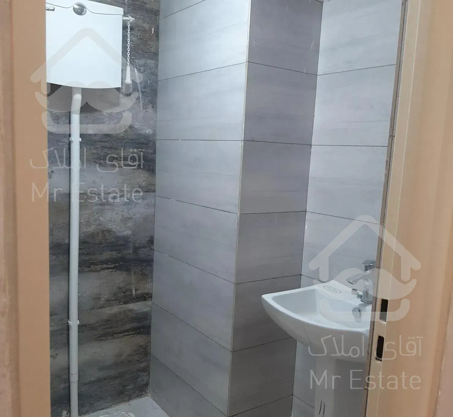 آپارتمان۱۱۲ متری طبقه۲۸