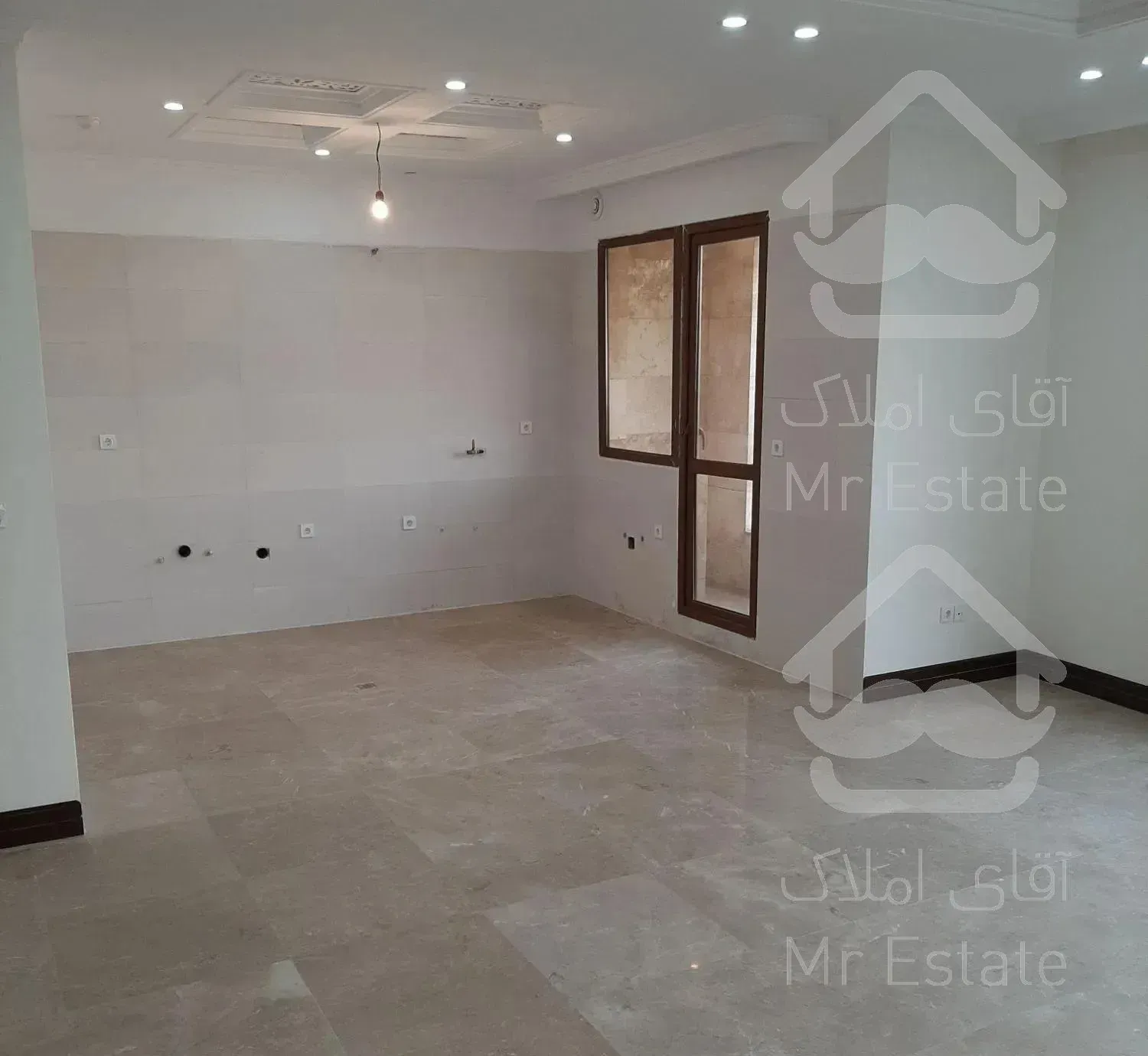 ۱۳۰ متر ویو و نور