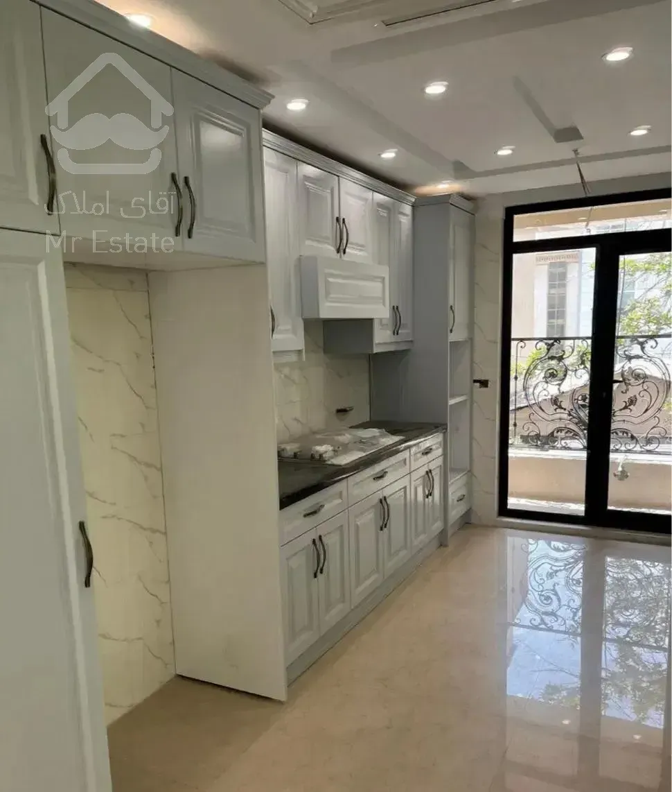 ۹۲ متر/ نوساز کلیدنخورده/ شرق مرزداران/رو‌به آفتاب