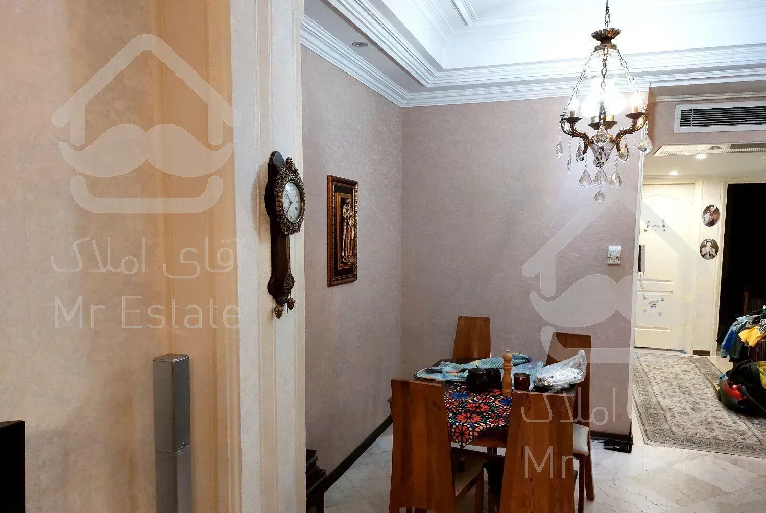 آپارتمان دوخوابه ۹۳ متری طبقه چهار از پنج، ده واحد