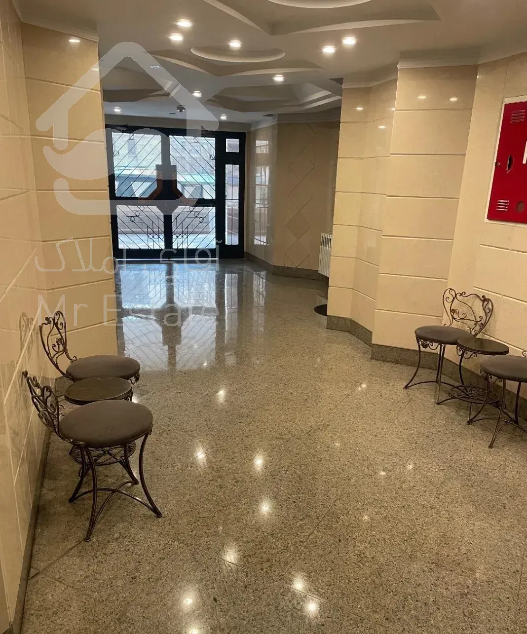 نیاوران ۱۹۸ متر سه۳ خواب/۳ پارکینگ باکس