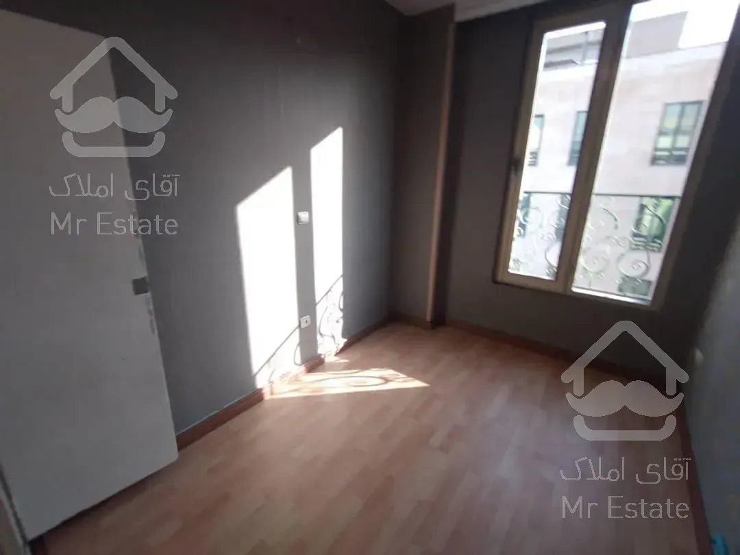 ۸۲متری دوخوابه استادمعین