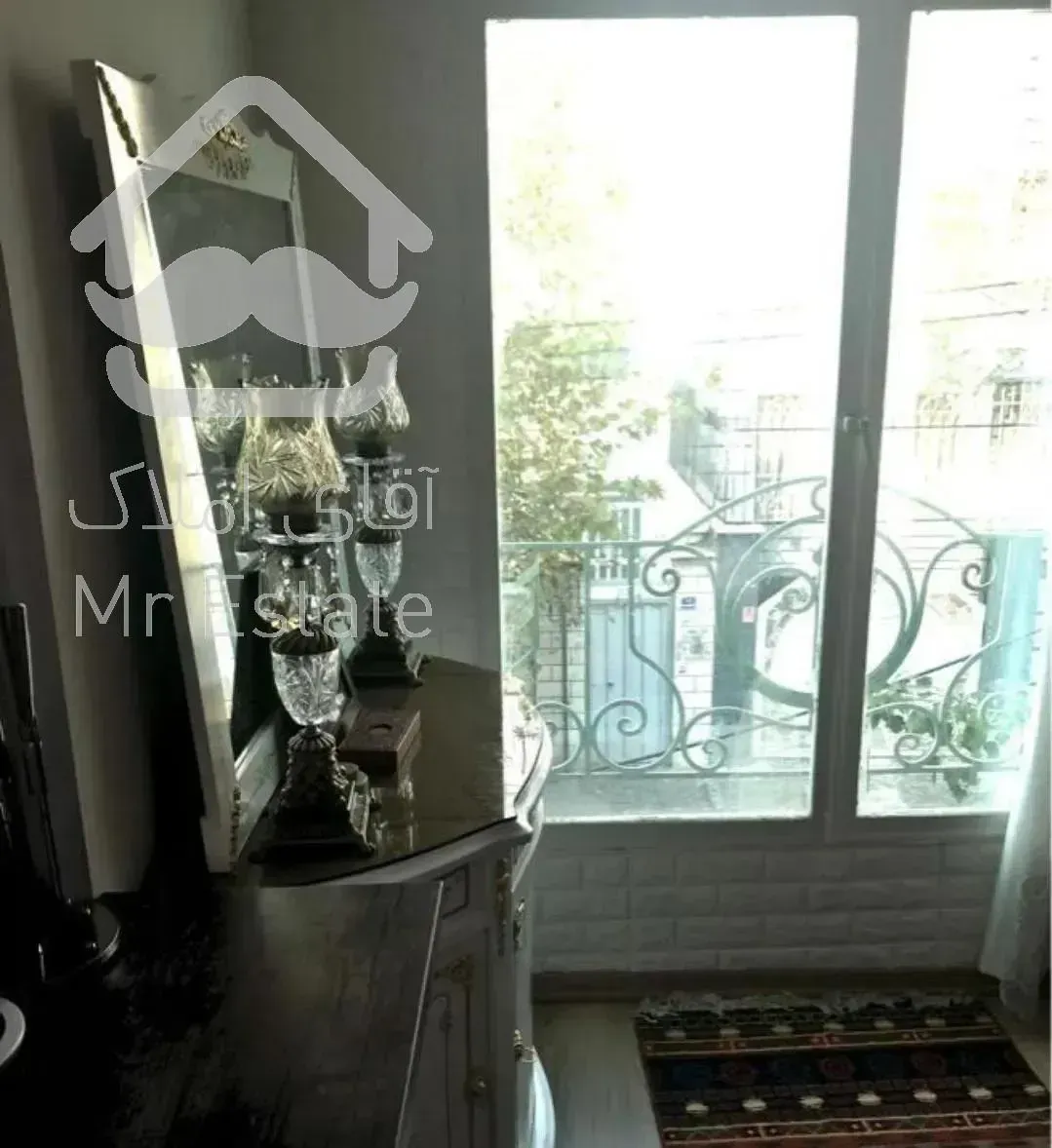 سیمون بلیوار خ البرز ۷۷ متری (( پارکینگ دار ))