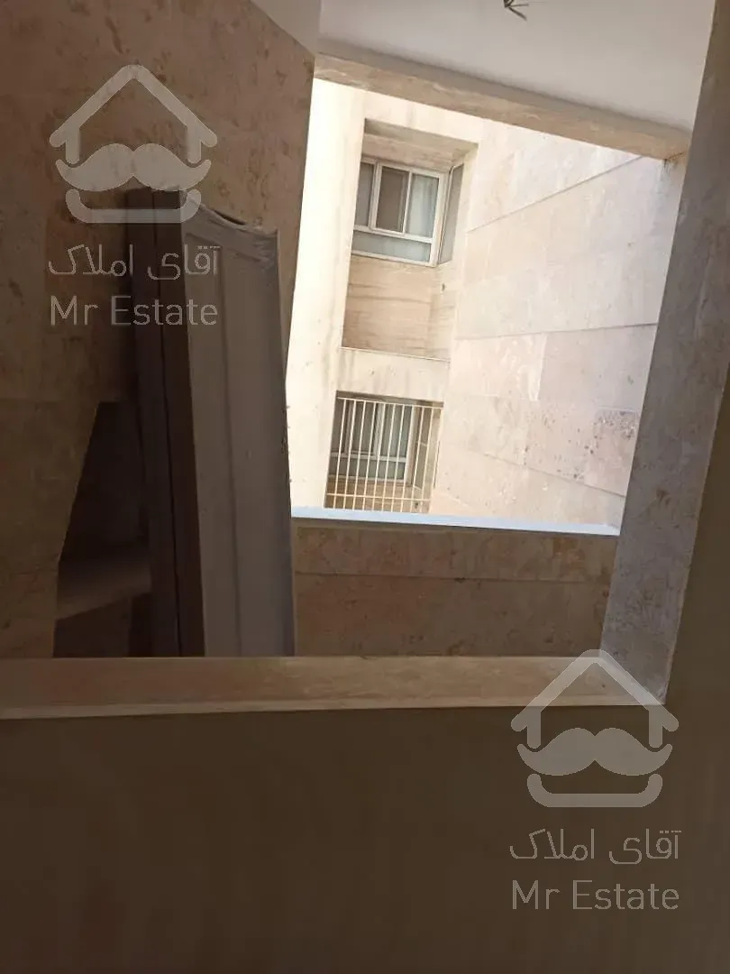 آپارتمان در چهار طبقه و چهار واحد