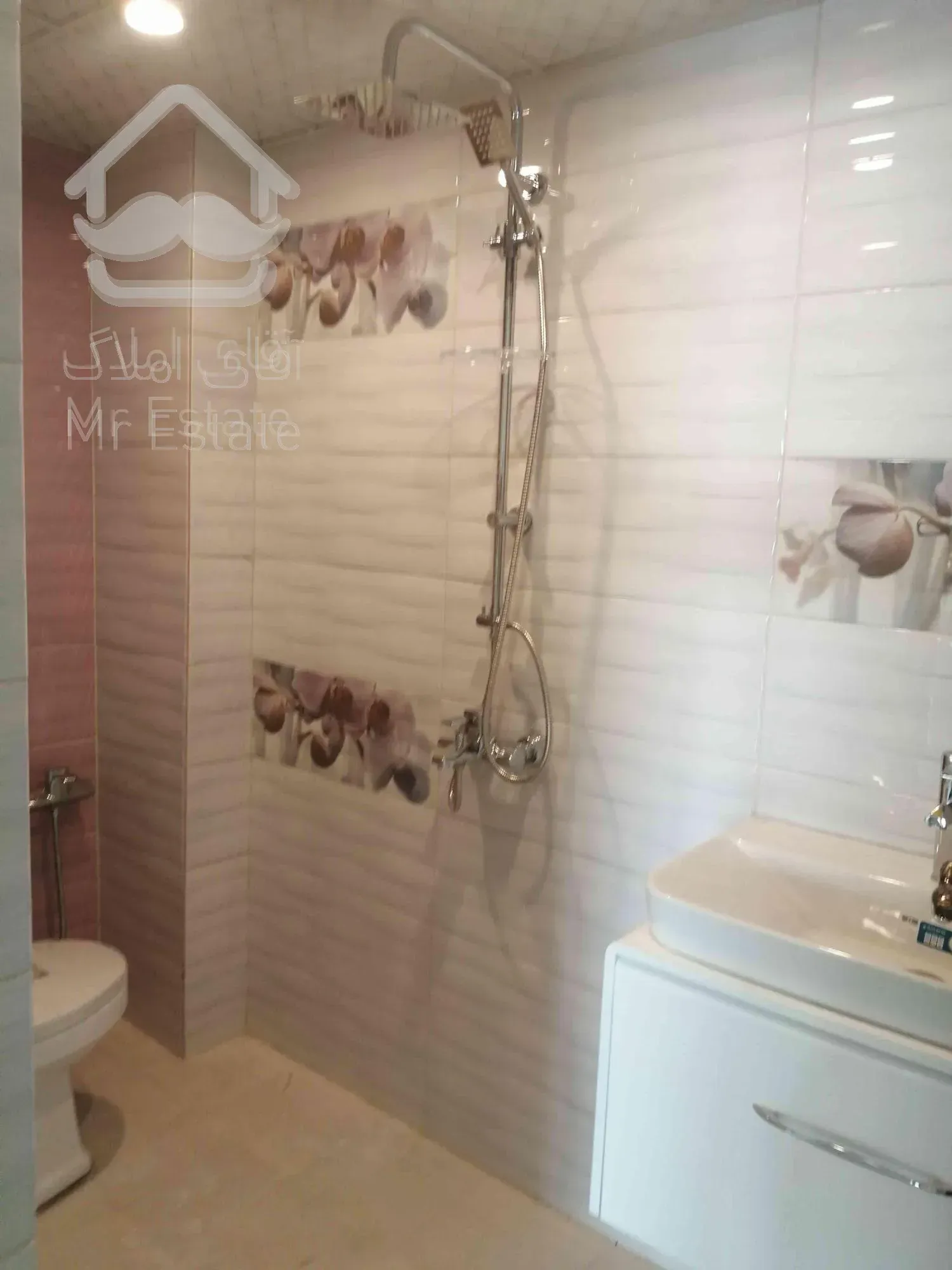 خرید وفروش آپارتمان مسکونی120متری در بلوار فردوس