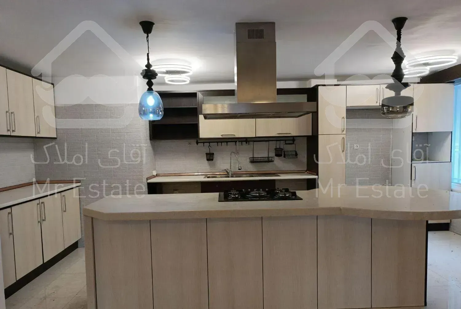 بخارست  ۱۳۵متر  ۳خواب  تکواحدی  فول امکانات