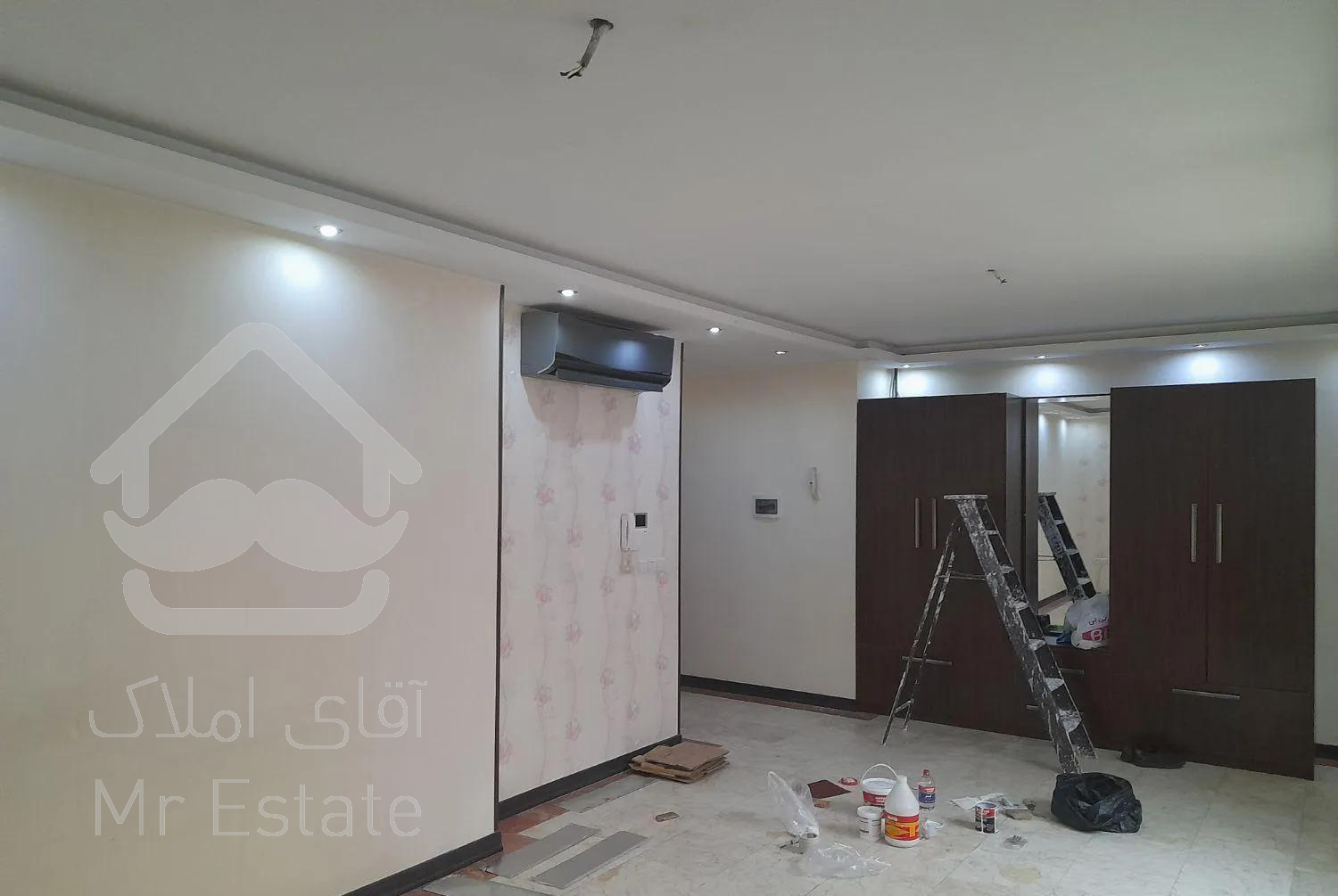 آپارتمان ۷۴ متر / ۱۵ متر حیاط مسقف / فول امکانات