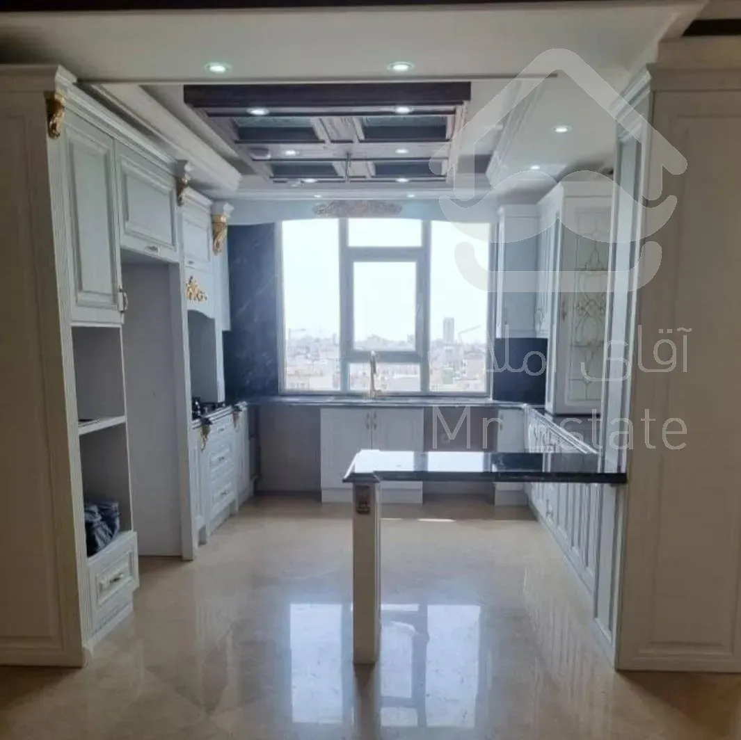 فروش آپارتمان ۱۴۰ متری ۳ خوابه با ۲ پارکینگ سندی