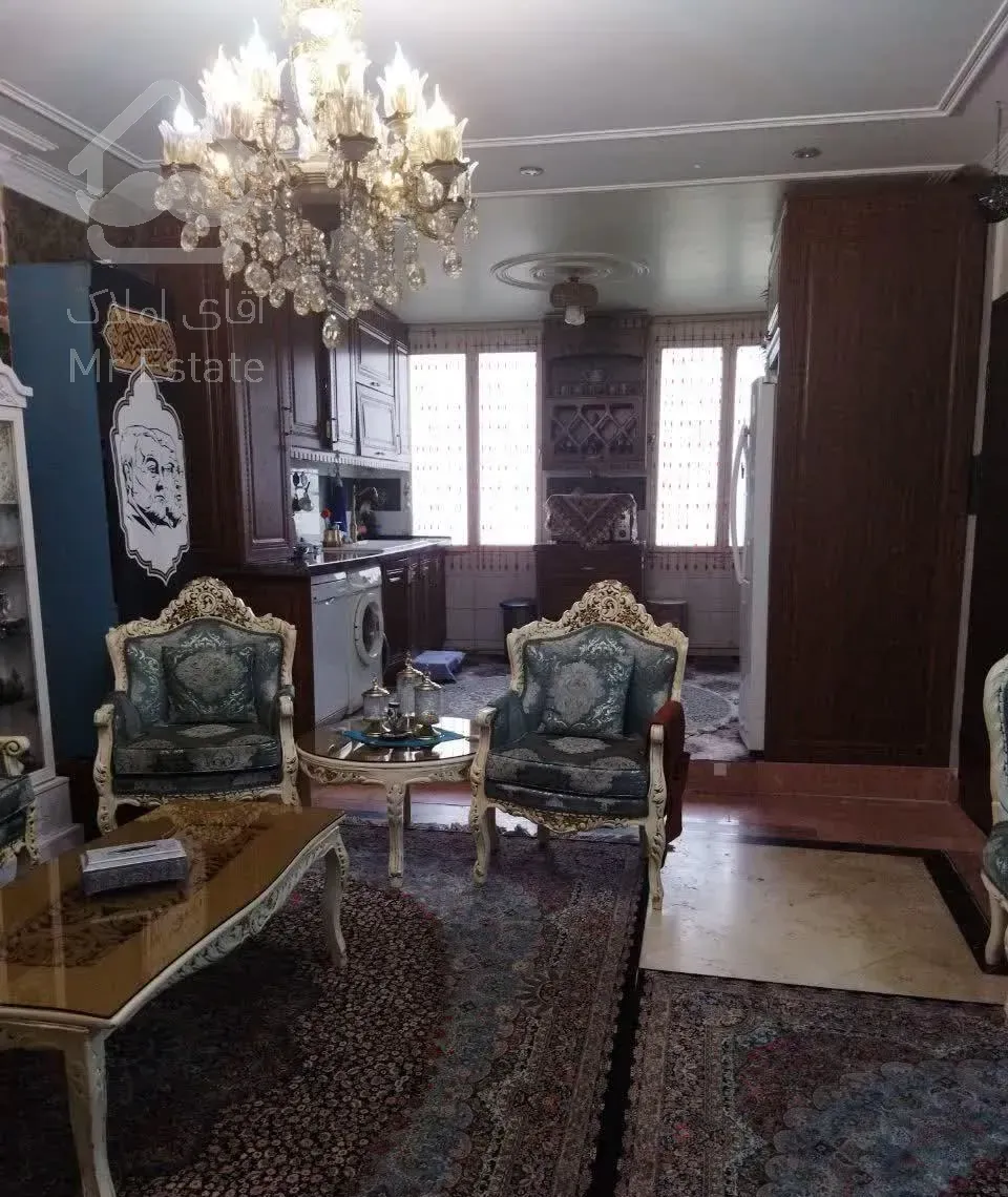 آپارتمان آسمان خراش ۷۳ متری در قلب محلاتی