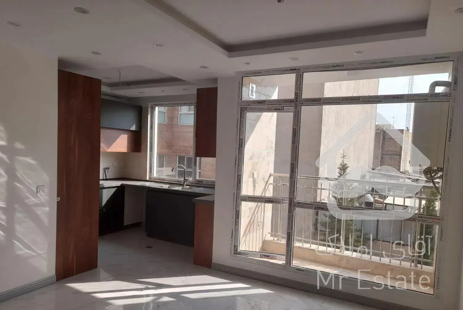 آپارتمان ۸۲متر نوساز تکواحدی فول ( خردمند شمالی )