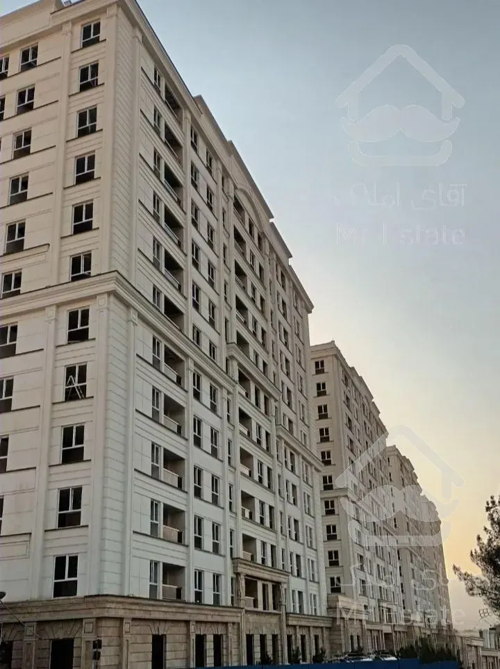 ۱۰۲ متر/ تنها ۲ خواب ریز متراژ ویودار طبقات بالای برج / دفتر فروش مرکزی سازنده