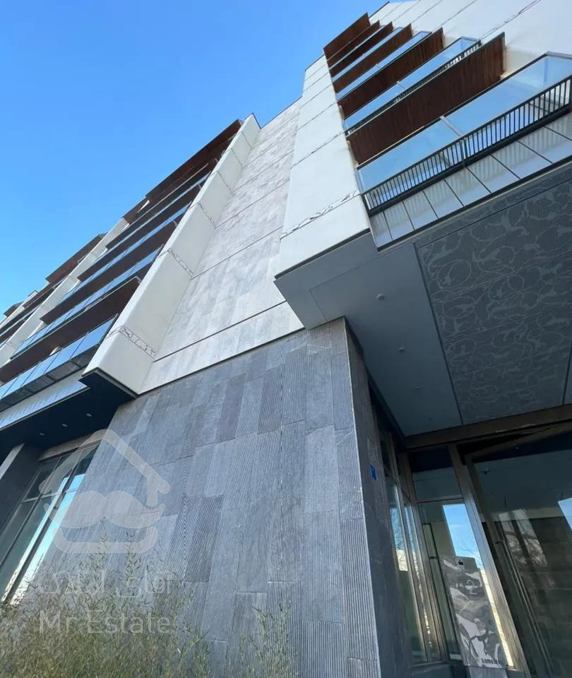 250 متر  در قلب نیاوران