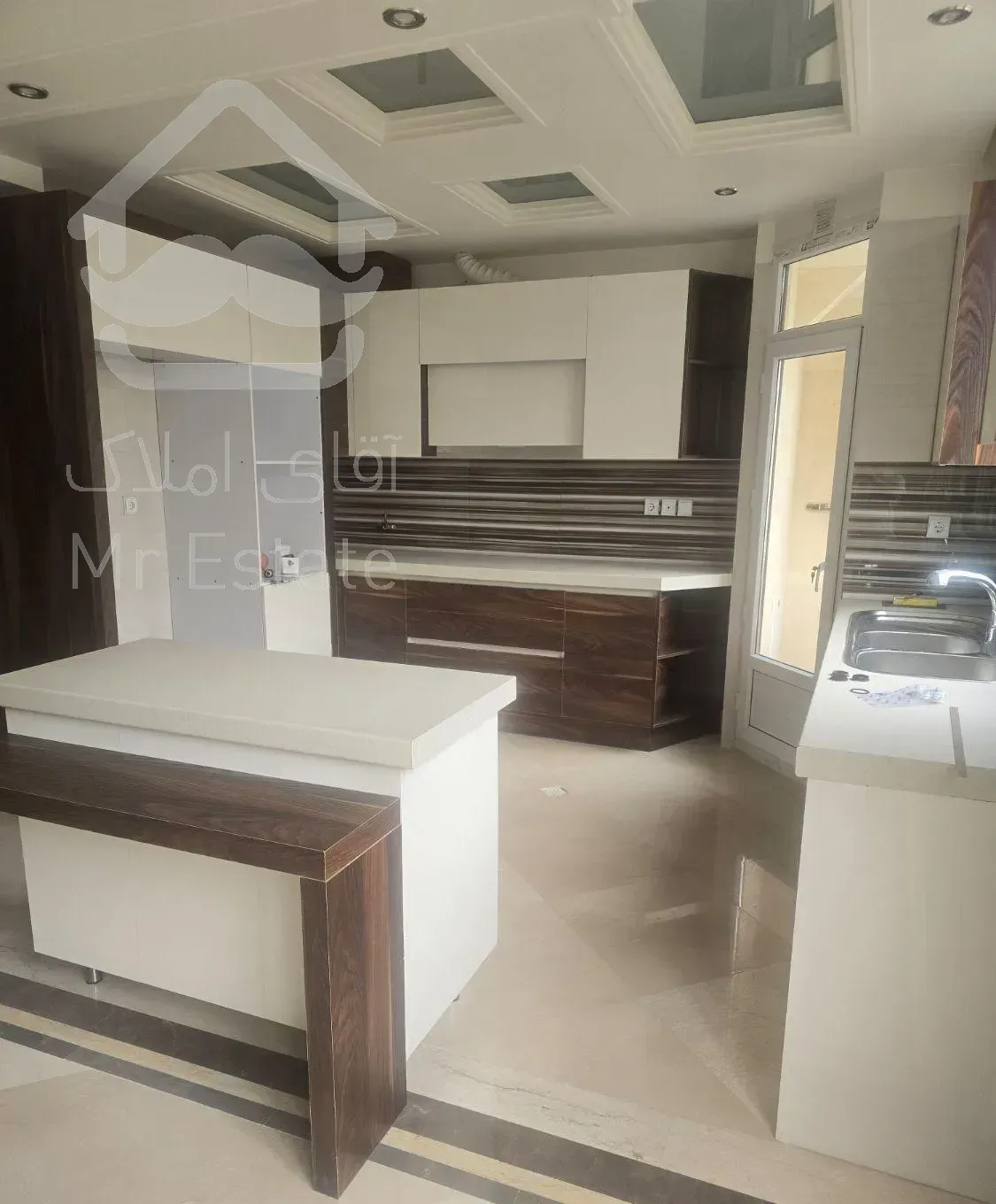 ۱۰۶ متری ۲ خوابه سالن پرده خور