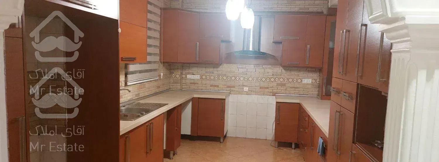 160 متر سه خواب یک خواب مستر