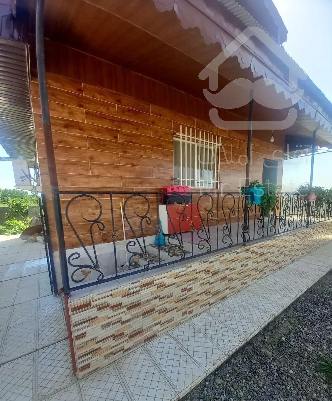 ویلا ارزنده ۴۲۲ متر زمین سند تک برگ حوالی لاهیجان