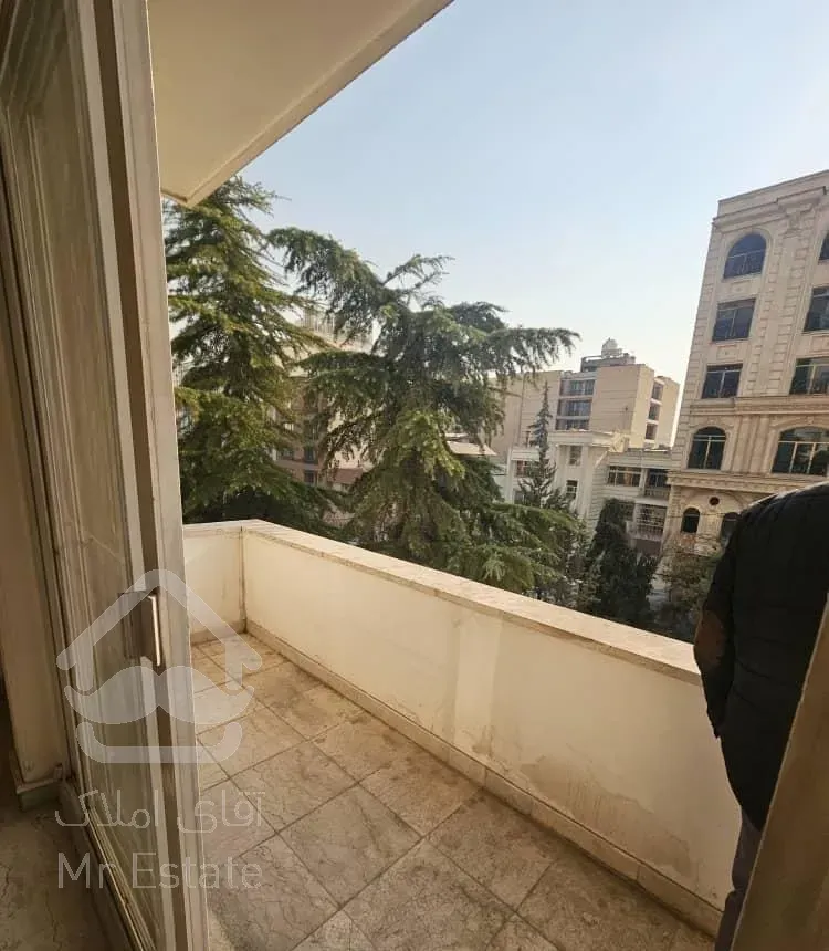 ونک جردن/۱۴۶متر ۳خواب/به قیمت/با ویو زیبا