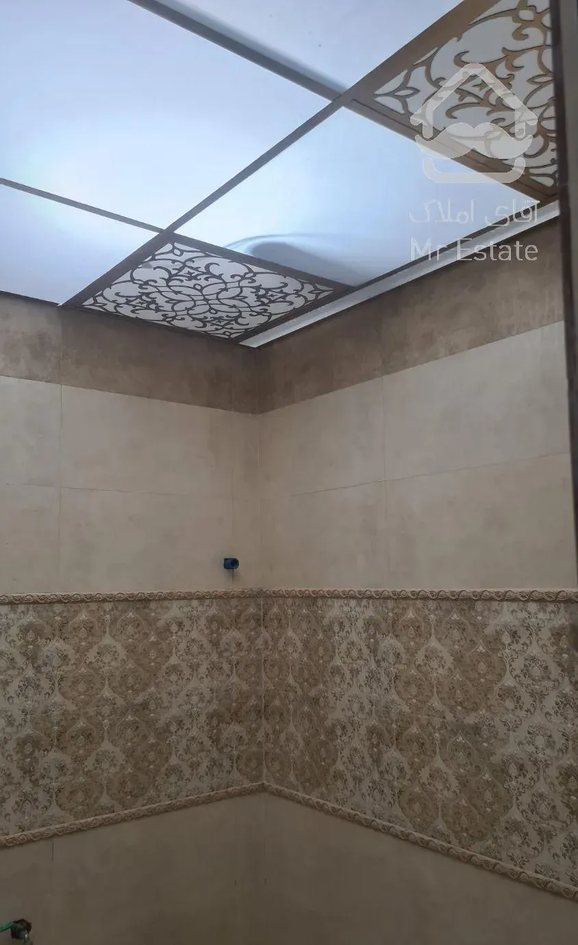 اپارتمان ۲۷۰ متر سه خواب جمهوری میدان سپاه نوساز