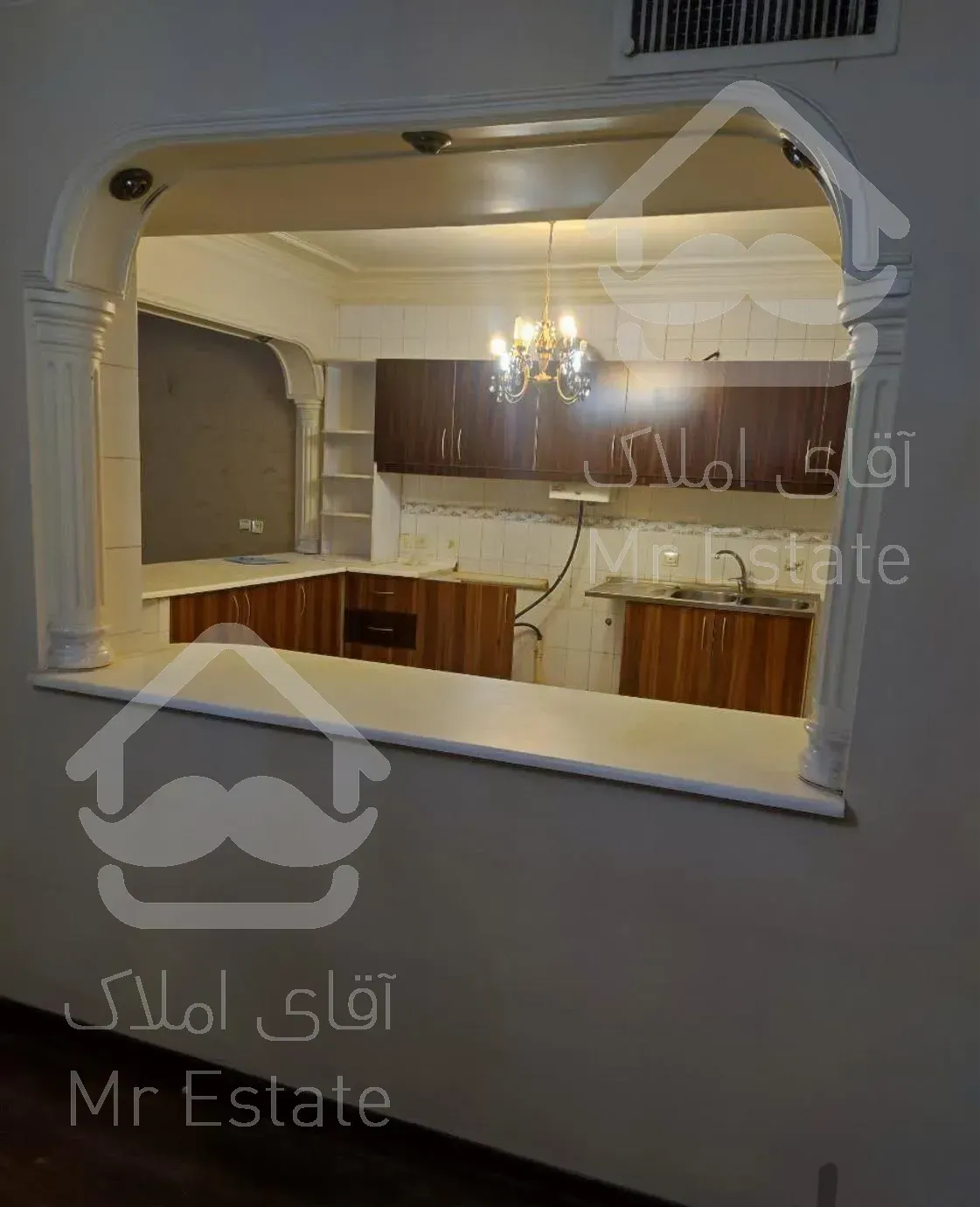 آپارتمان تک واحدی سه طبقه