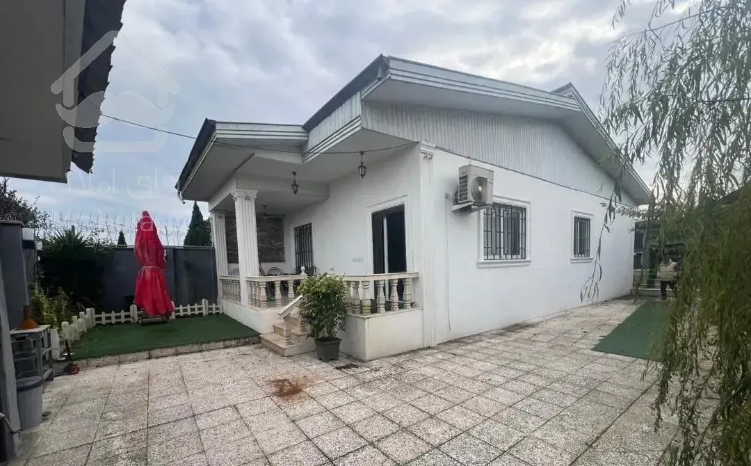 ویلااستخر دار در یکی از بهترین لوکیشن های زیباکنار