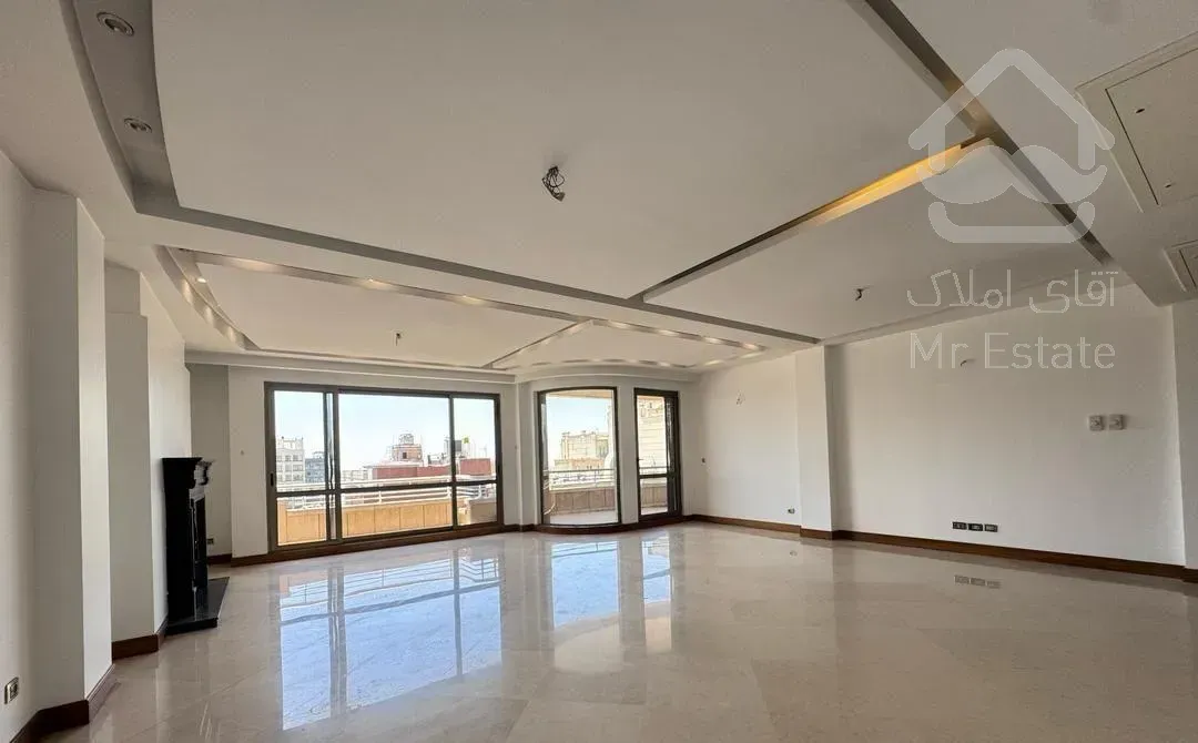 ۲۹۰ متر / ۳ خواب + سوئیت / تک واحدی / ۳ پارکینگ