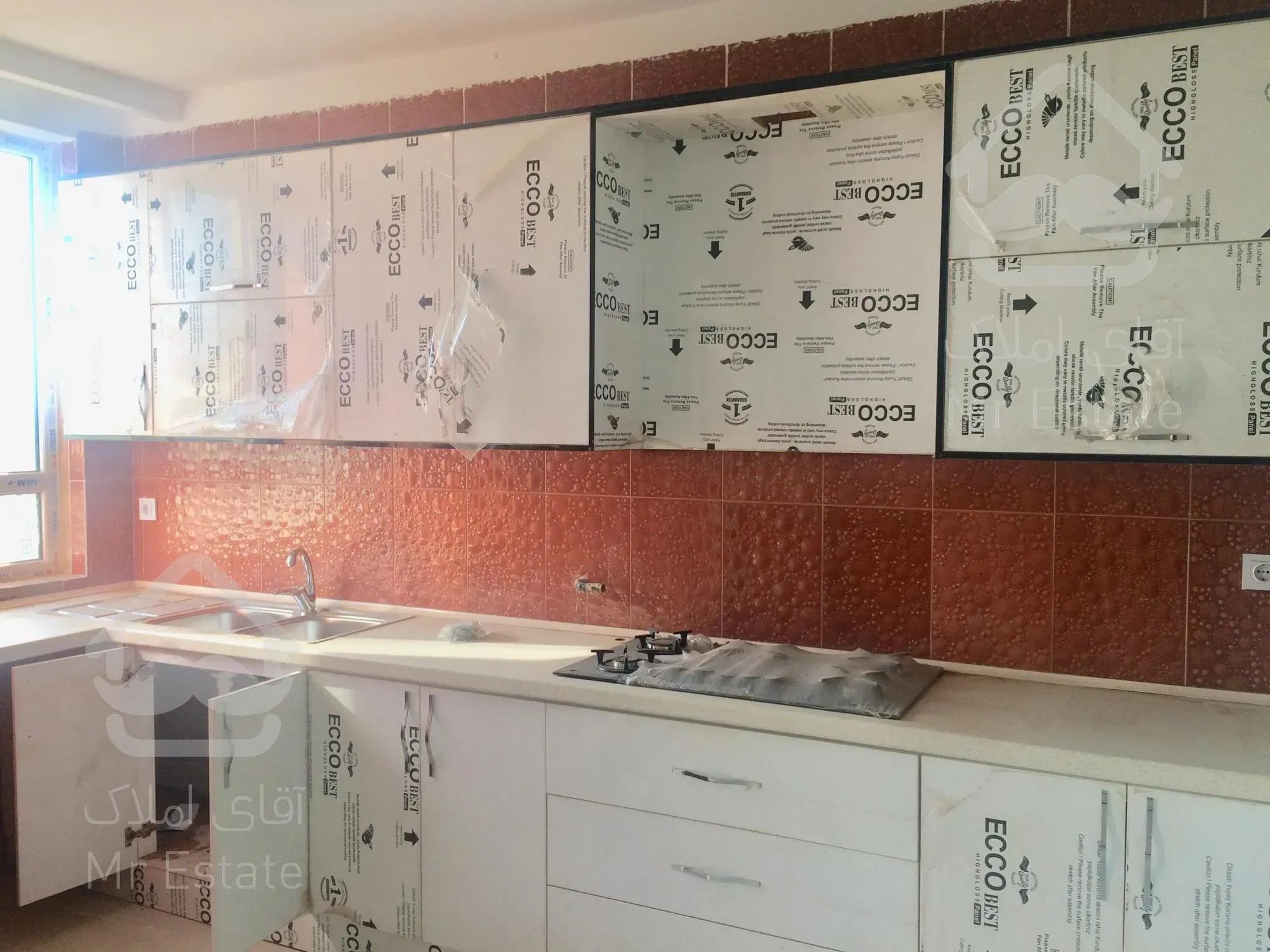 رهن آپارتمان ۸۲ متری نوساز واقع در بلوار فردوس شرق